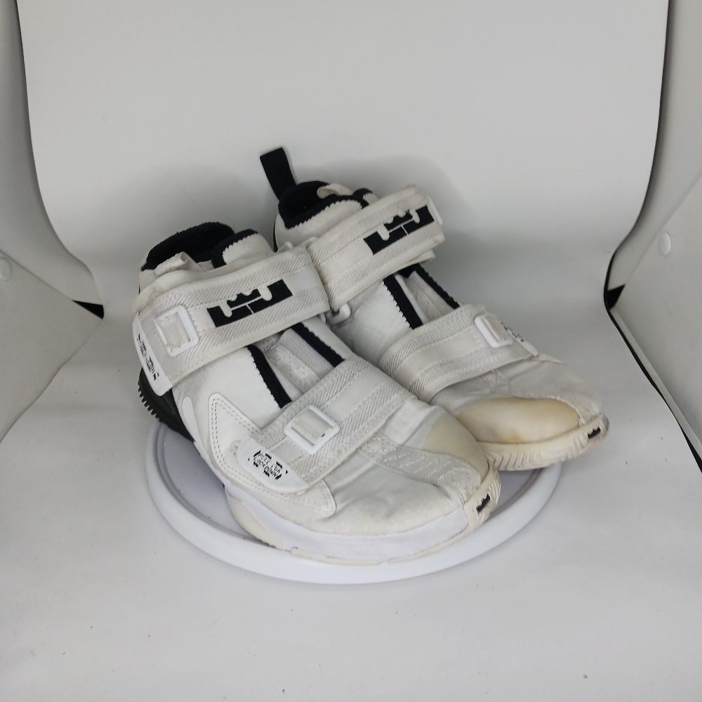 Nike Lebron